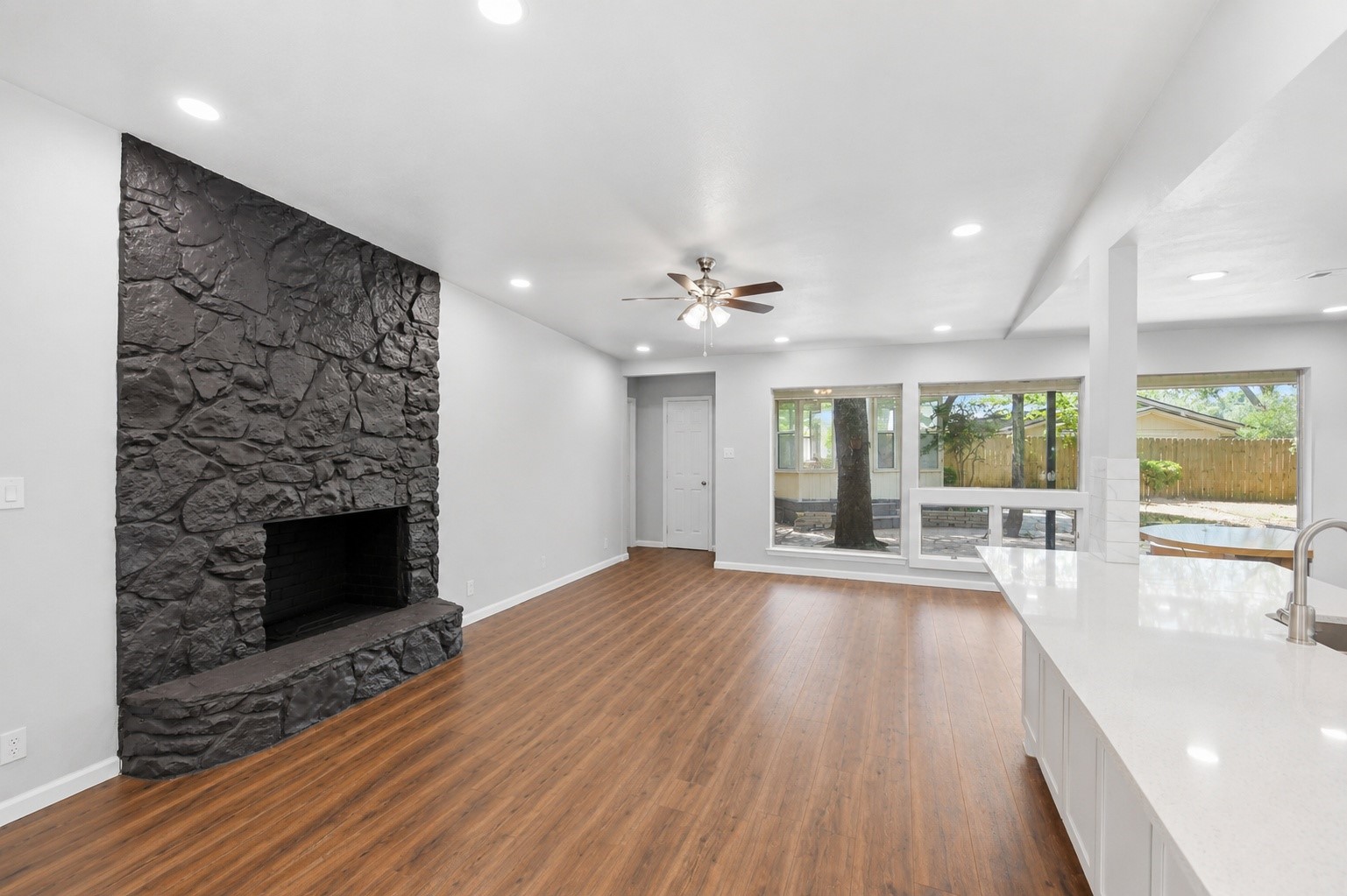1917 Toplea Drive Euless TX 76040
