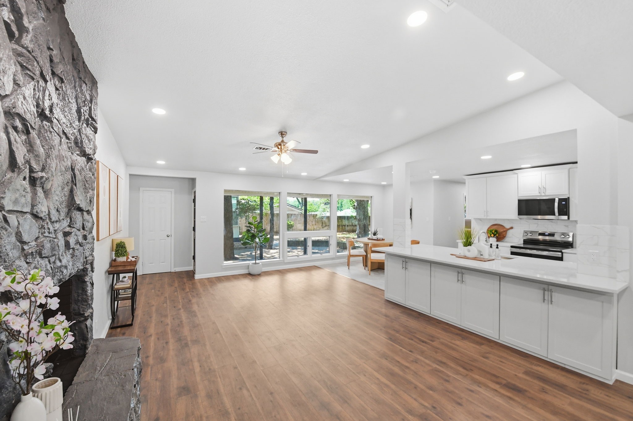 1917 Toplea Drive Euless TX 76040