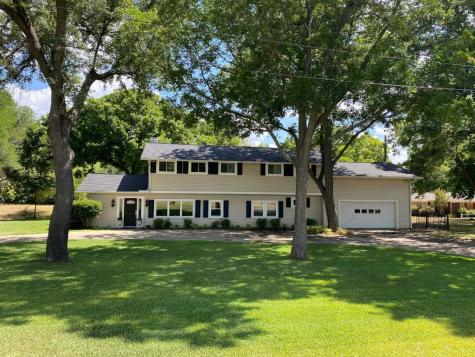 1009 Country Club Road Ennis TX 75119