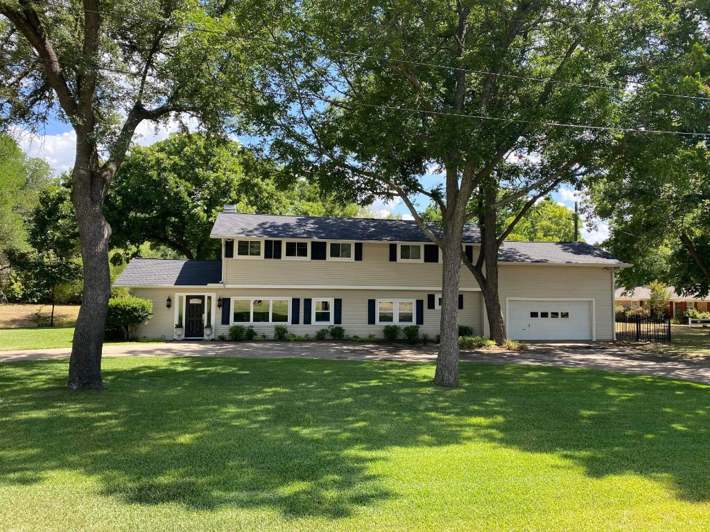 1009 Country Club Road Ennis TX 75119