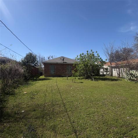 2420 Seevers Avenue Dallas TX 75216