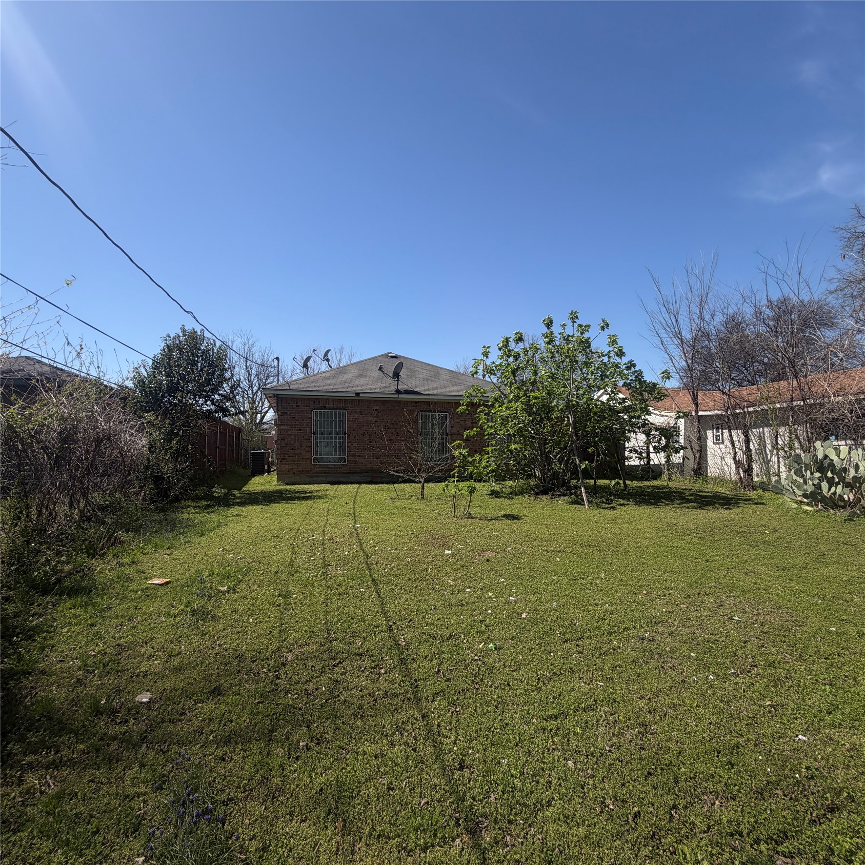 2420 Seevers Avenue Dallas TX 75216