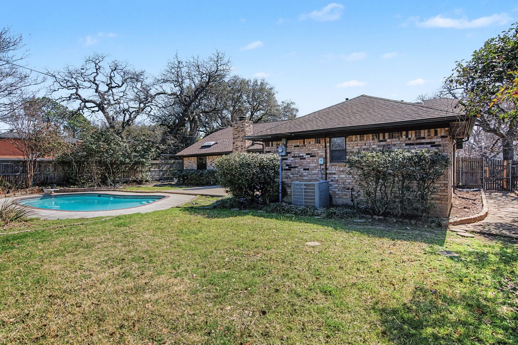 604 Baker Drive Hurst TX 76054