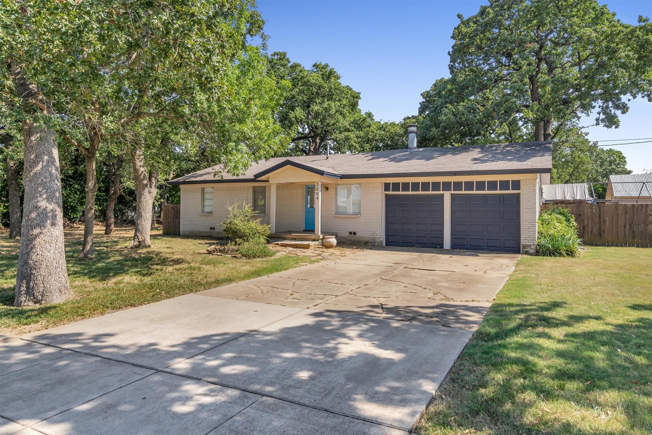 3004 Russell Road Arlington TX 76001