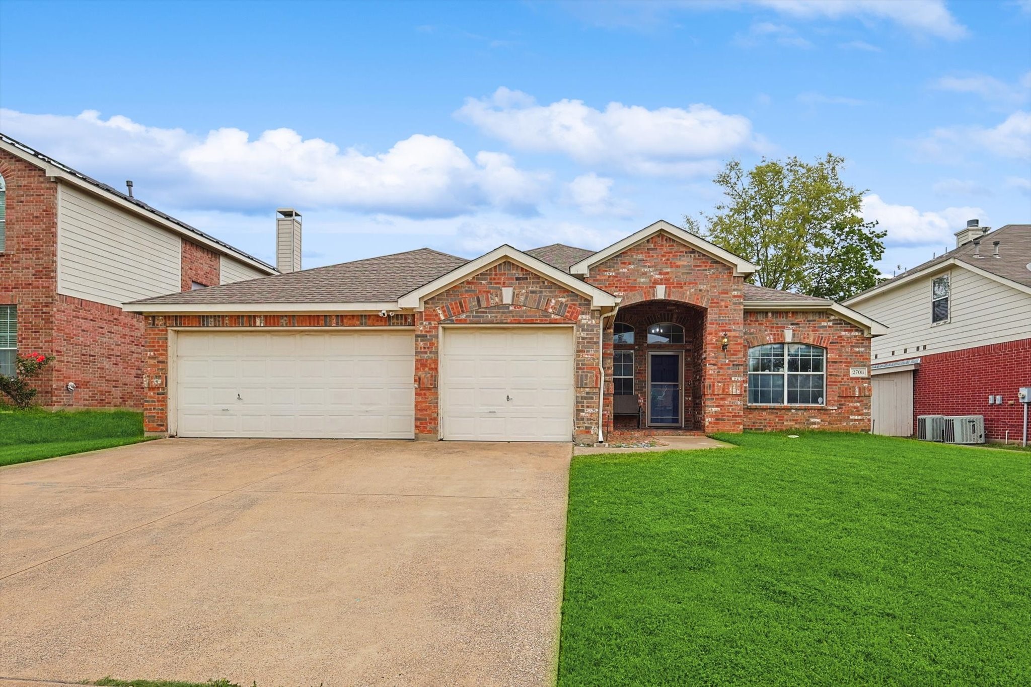 2708 Cheshire Way Grand Prairie TX 75052