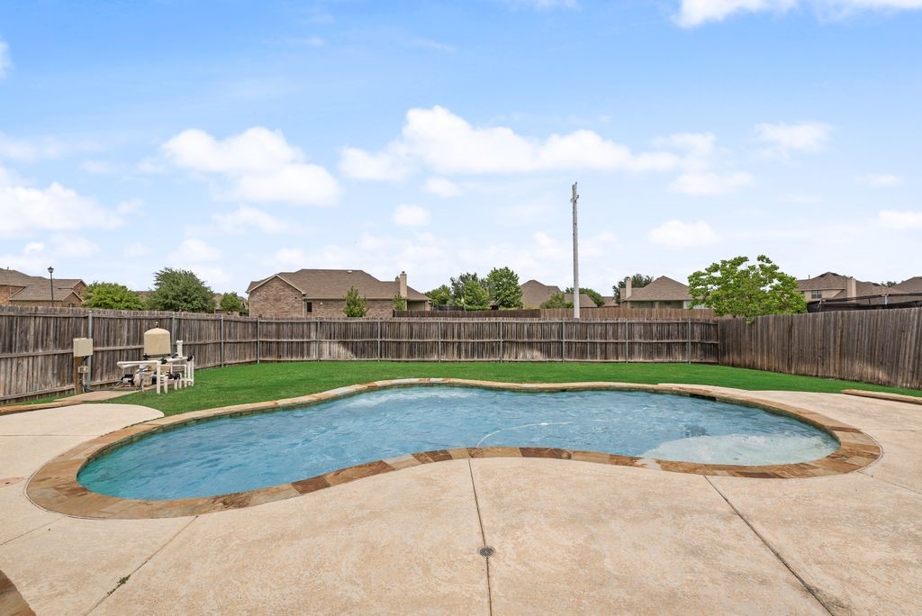 593 Spruce Trail Forney TX 75126