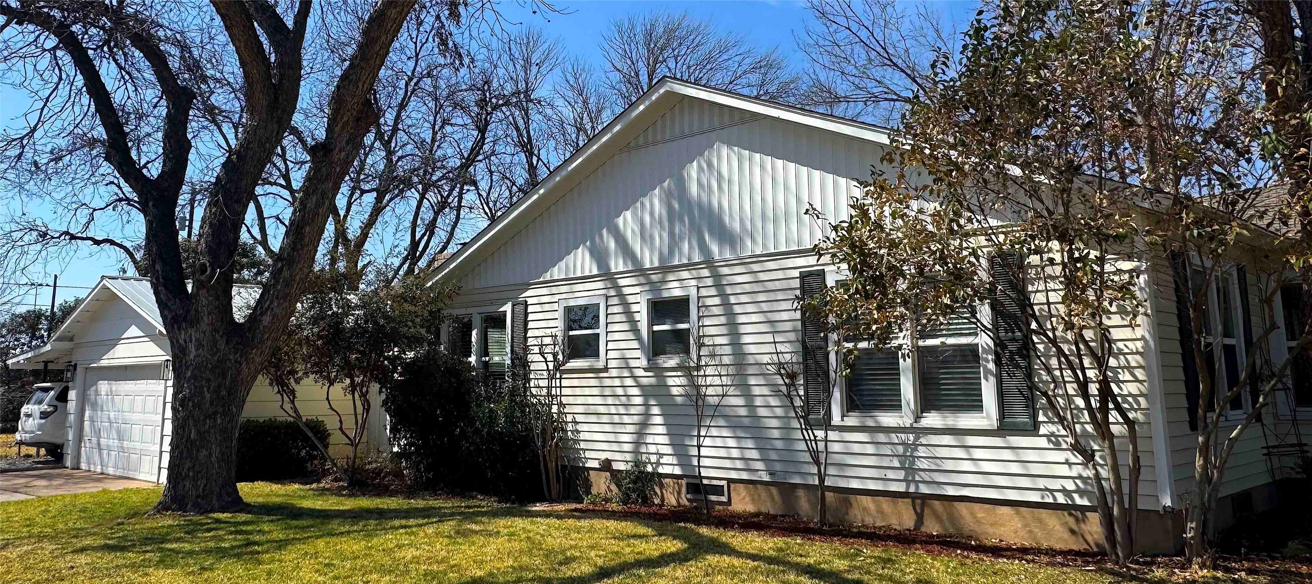 2511 Greenway Drive Brownwood TX 76801