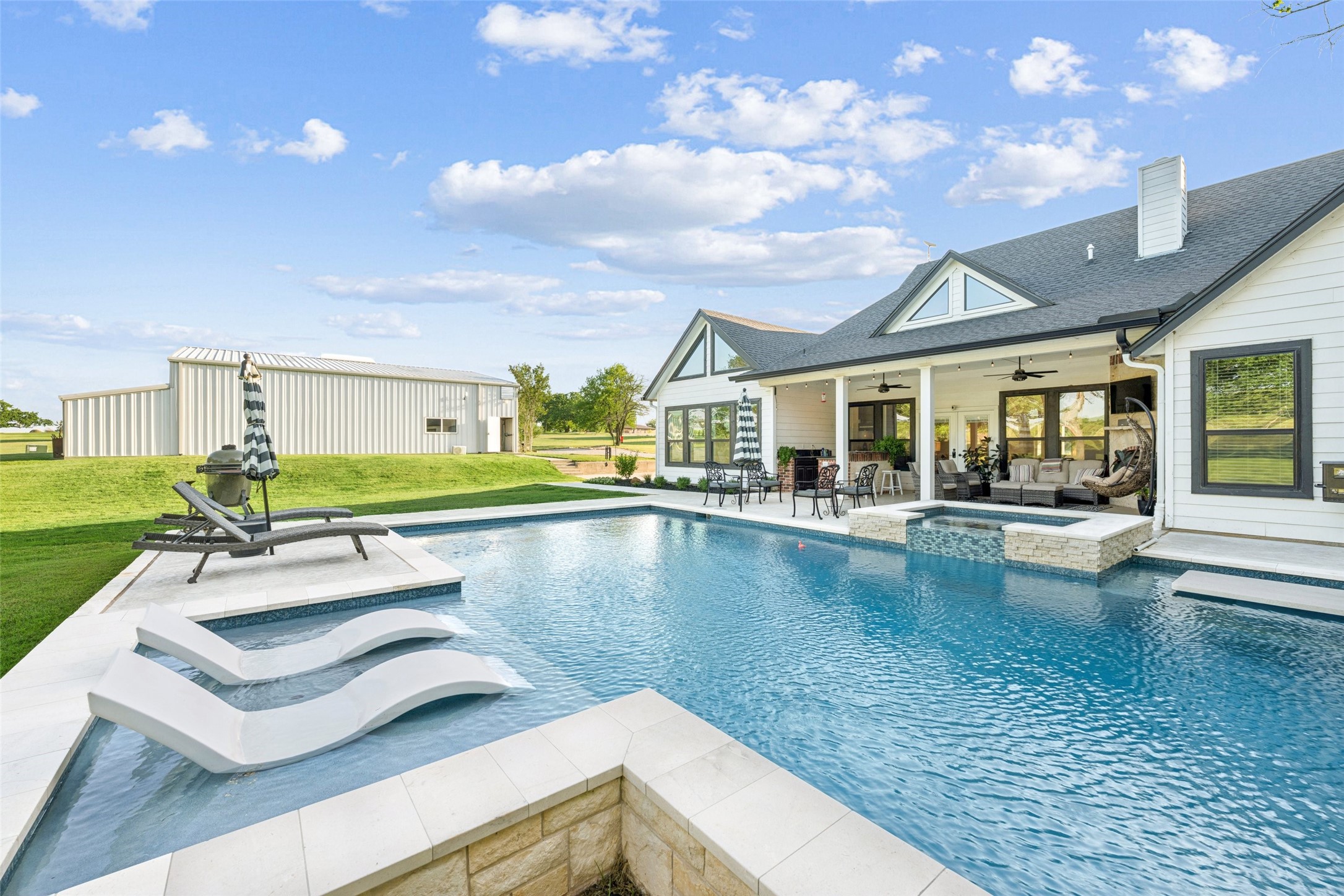 492 County Road 4387 Decatur TX 76234