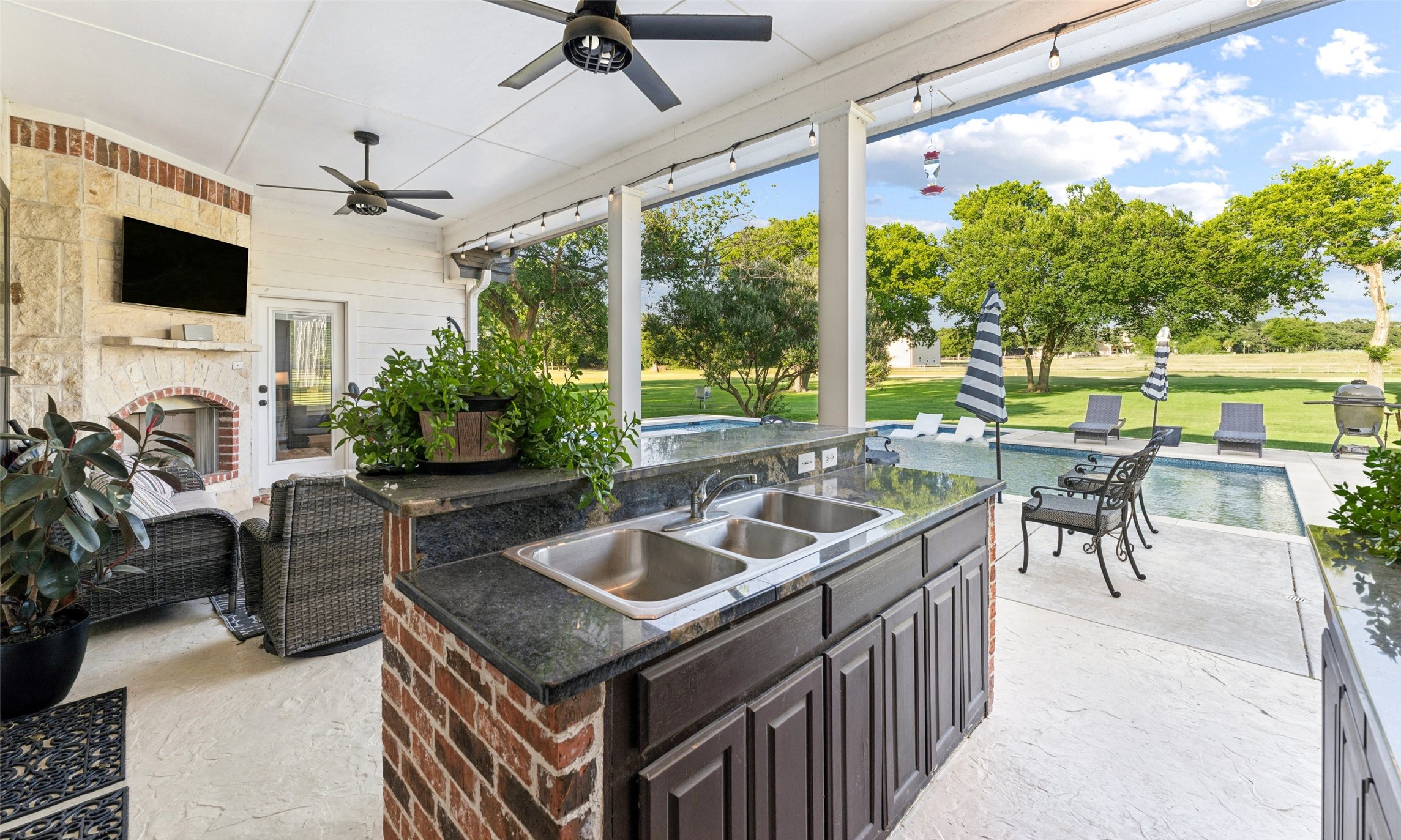492 County Road 4387 Decatur TX 76234