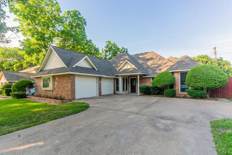 1810 Green Tree Lane Duncanville TX 75137