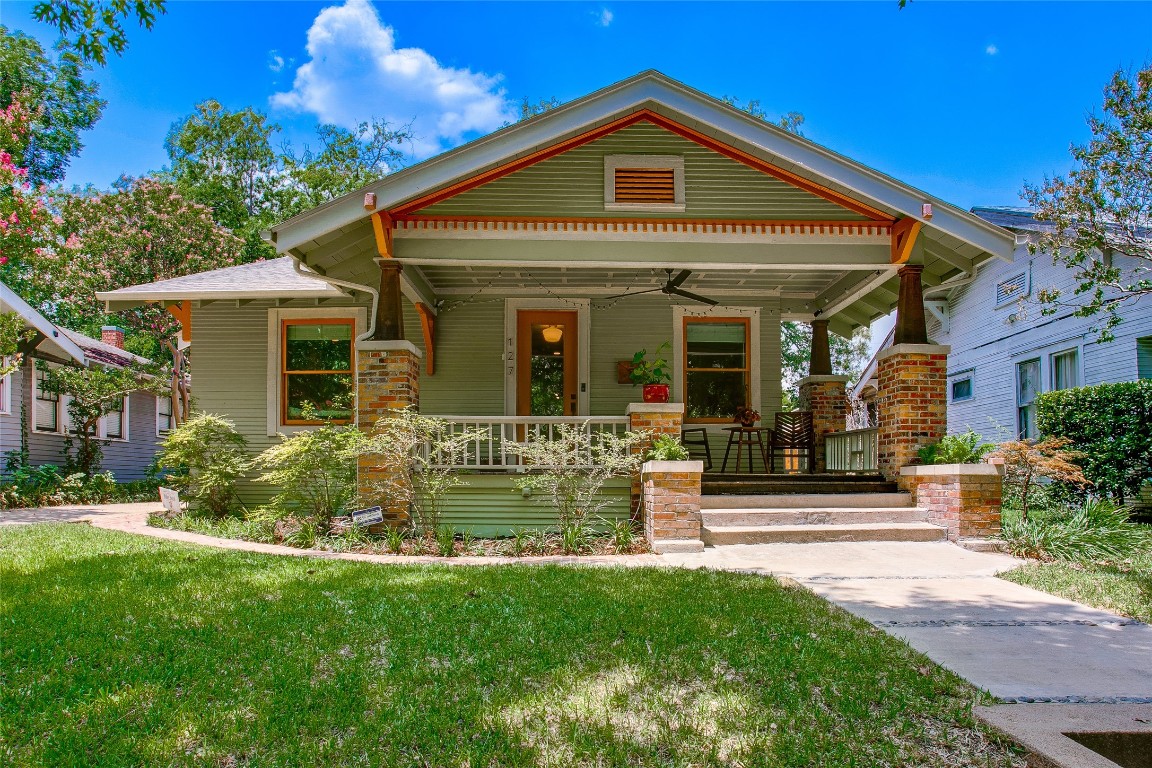 127 N Willomet Avenue Dallas TX 75208
