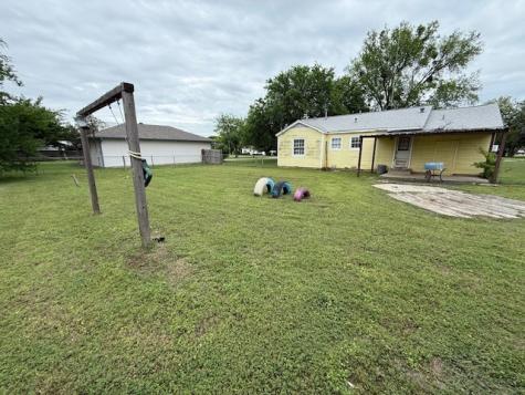 401 E Hayes Avenue Whitney TX 76692