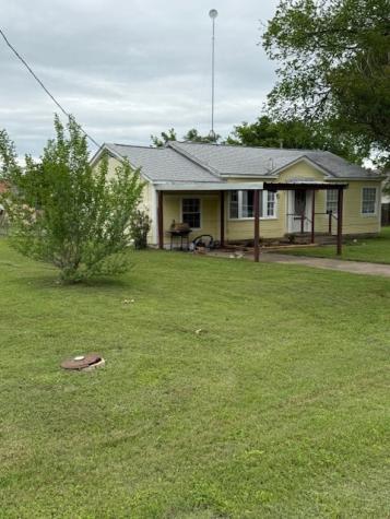 401 E Hayes Avenue Whitney TX 76692