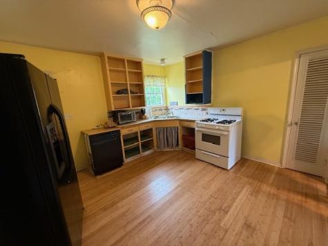 401 E Hayes Avenue Whitney TX 76692