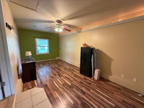 401 E Hayes Avenue Whitney TX 76692