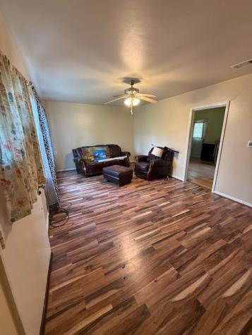 401 E Hayes Avenue Whitney TX 76692