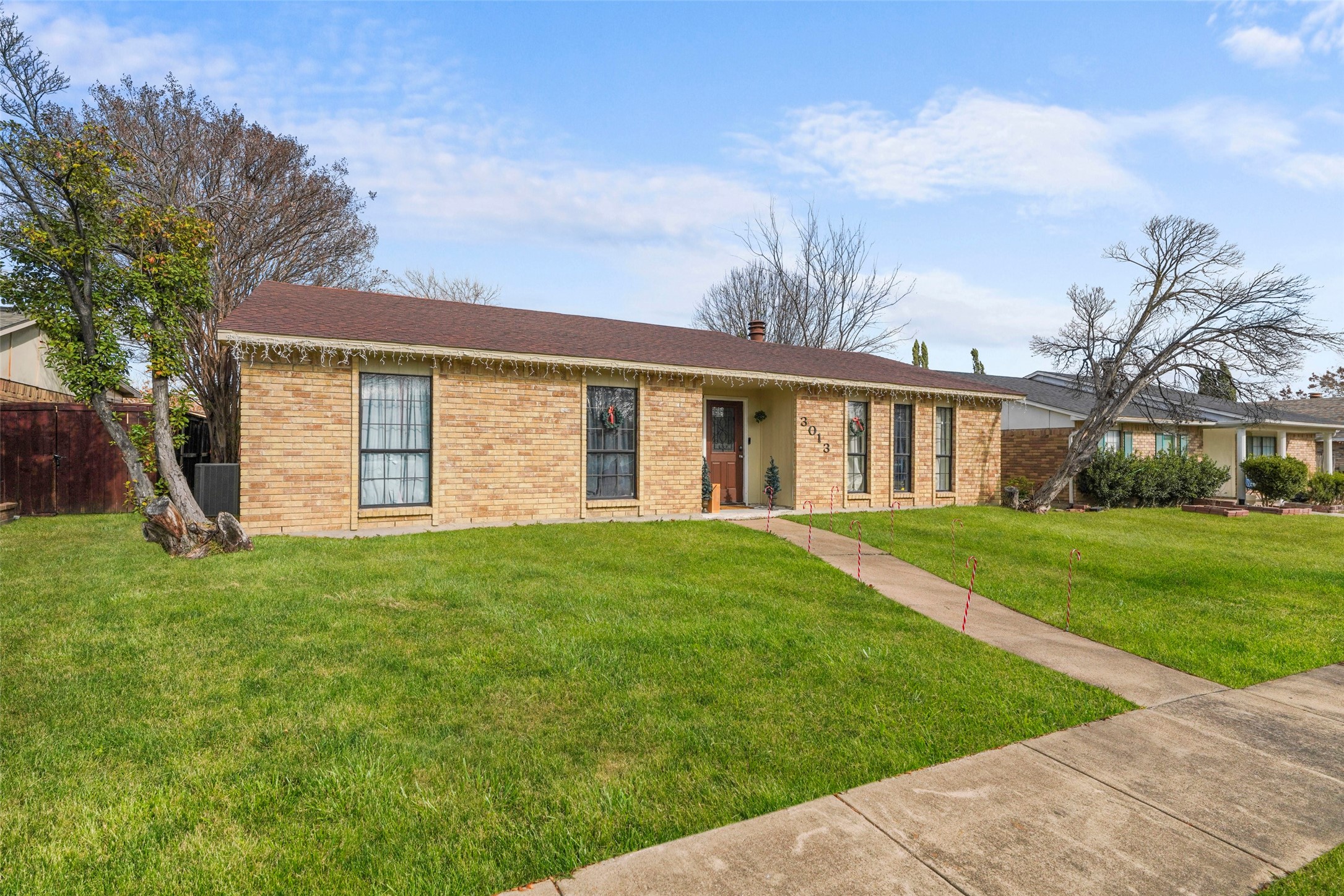 3013 Villa Sur Trail Dallas TX 75228