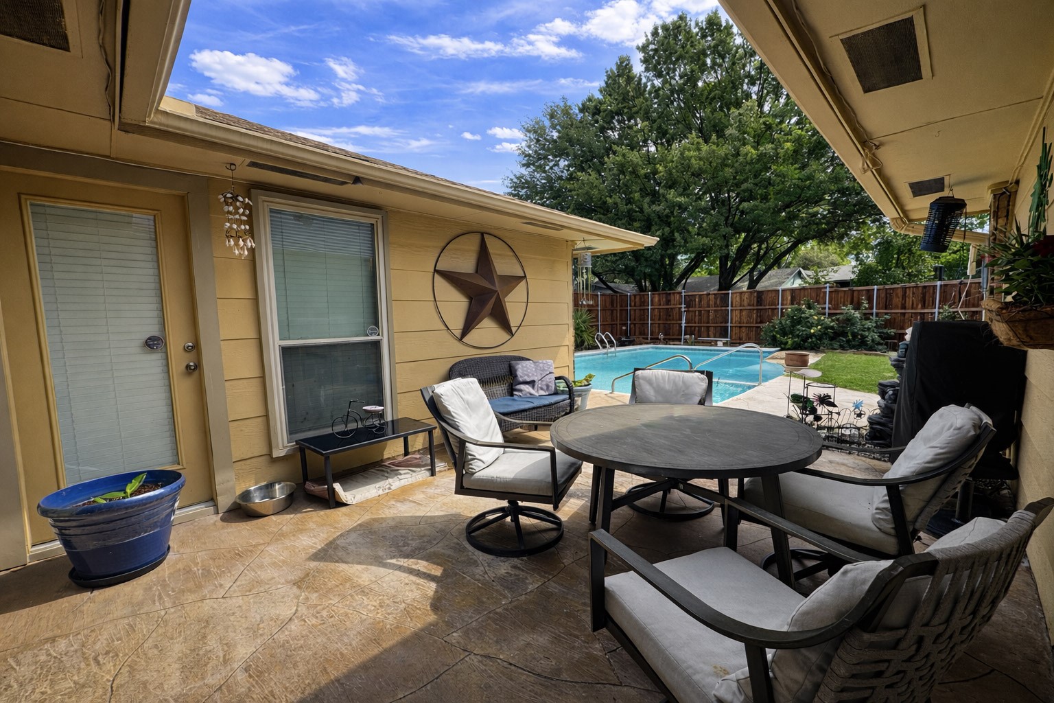 4905 Willowhaven Circle Garland TX 75043