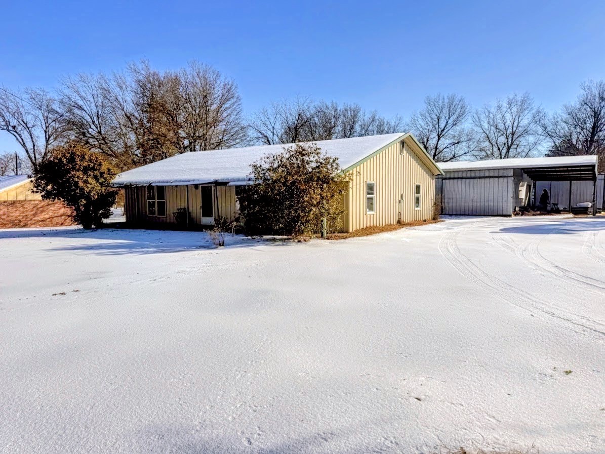 140 Pecan Street Blossom TX 75416