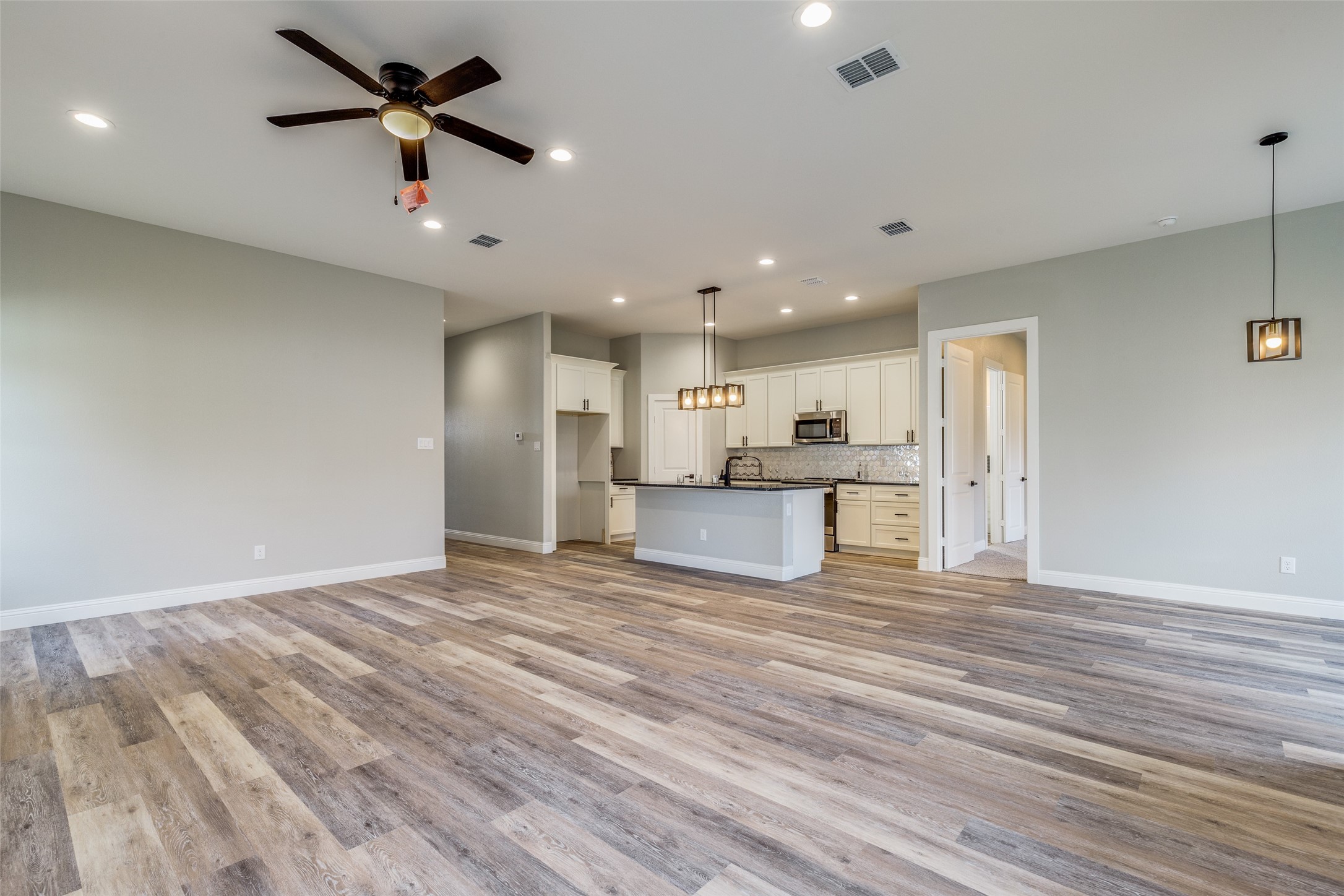 8219 Elam Road Dallas TX 75217