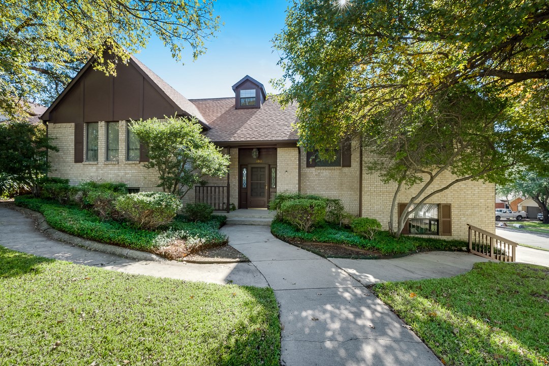 100 Cross Bend Court Irving TX 75061