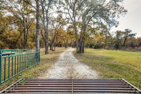340 Lakeview Drive Valley View TX 76272