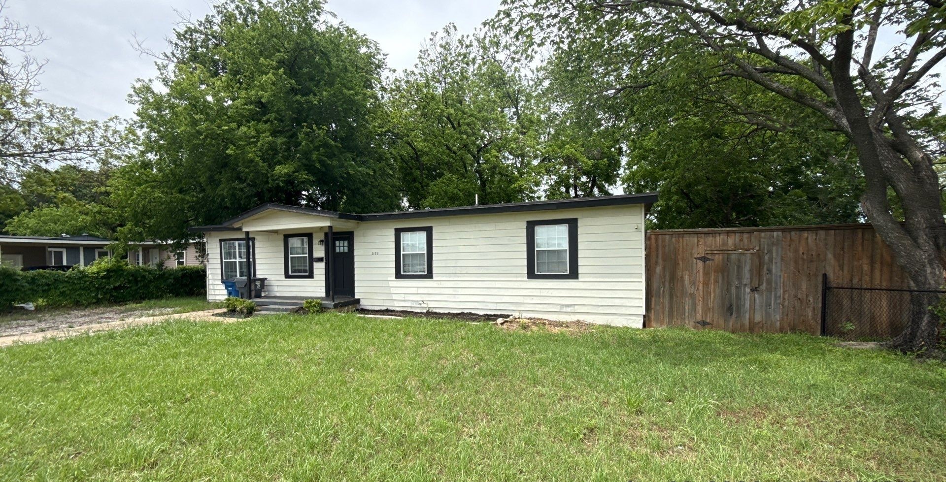 3155 E Ledbetter Drive Dallas TX 75216