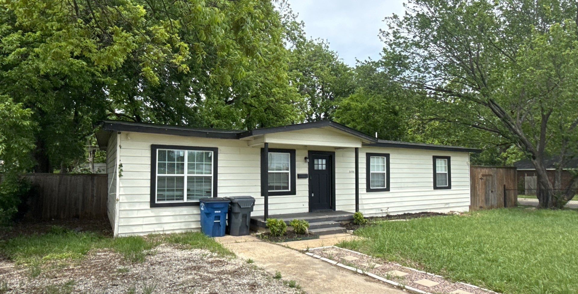 3155 E Ledbetter Drive Dallas TX 75216