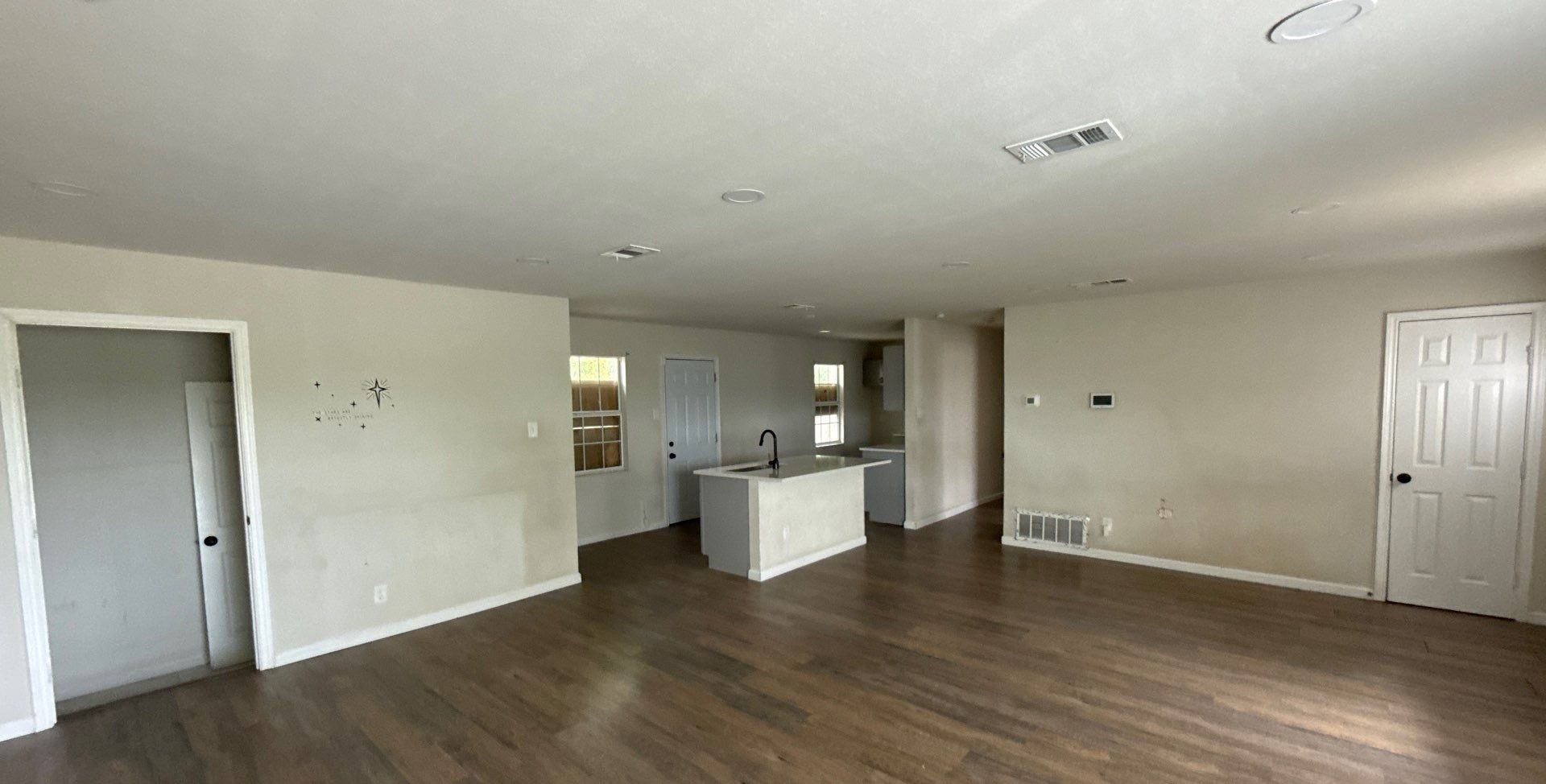 3155 E Ledbetter Drive Dallas TX 75216