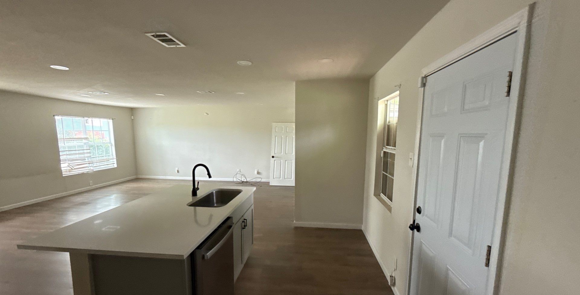 3155 E Ledbetter Drive Dallas TX 75216