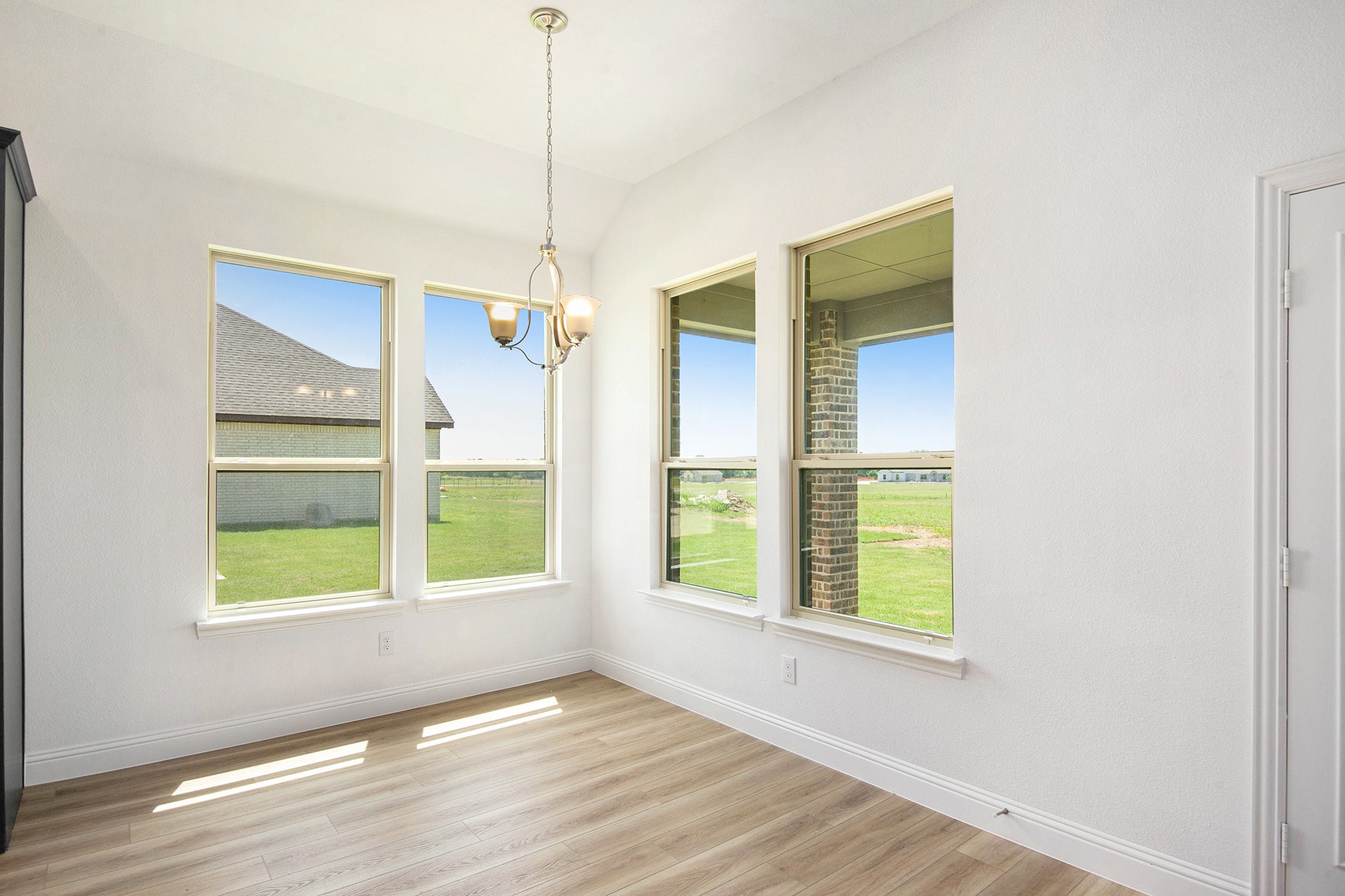 6033 Mango Sanger TX 76266