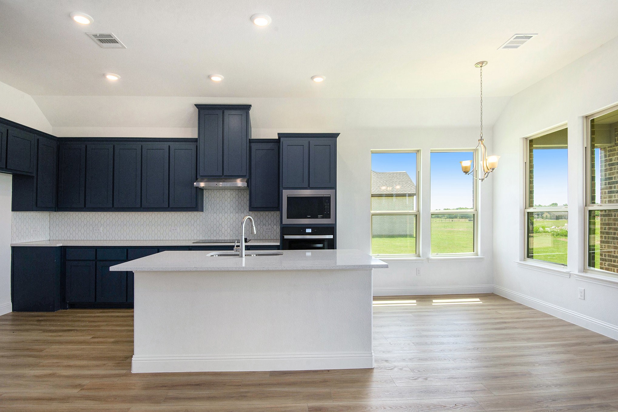 6033 Mango Sanger TX 76266