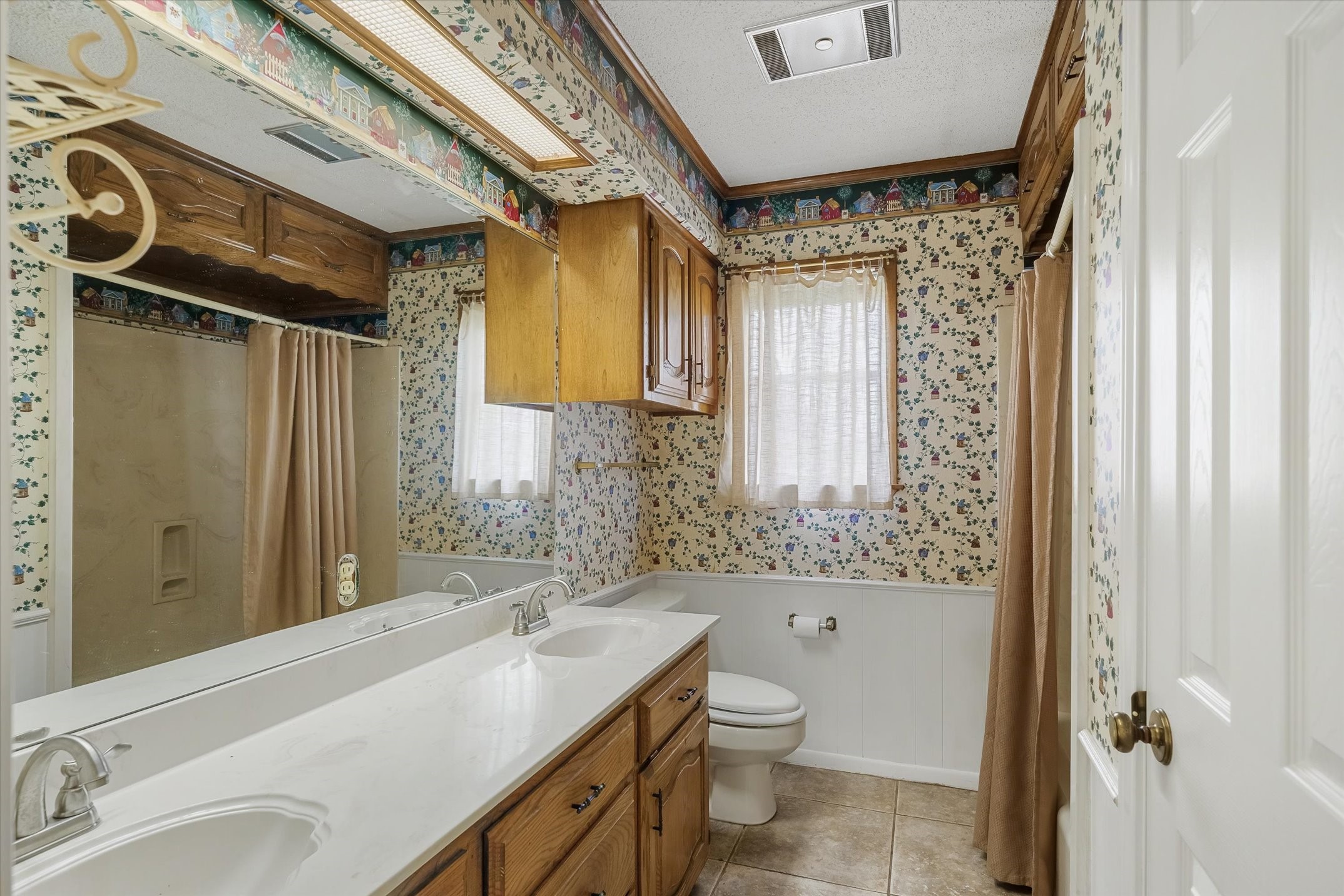 599 S Oak Street Van TX 75790