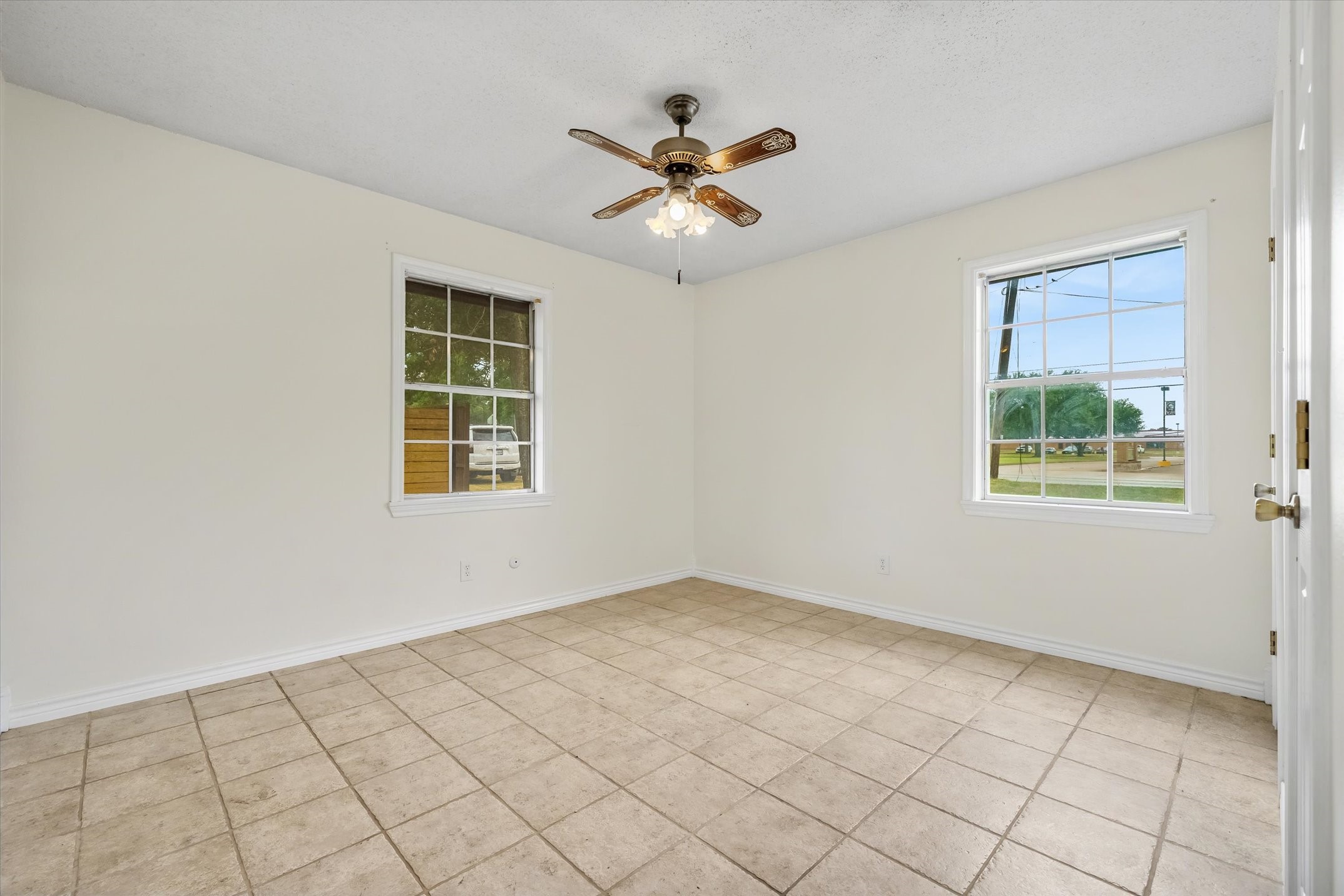 599 S Oak Street Van TX 75790