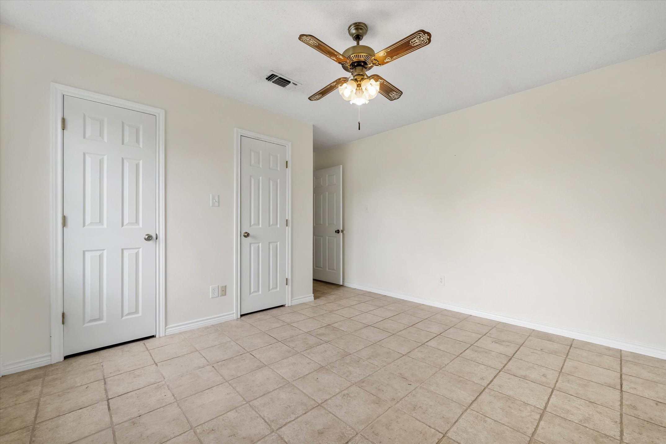 599 S Oak Street Van TX 75790