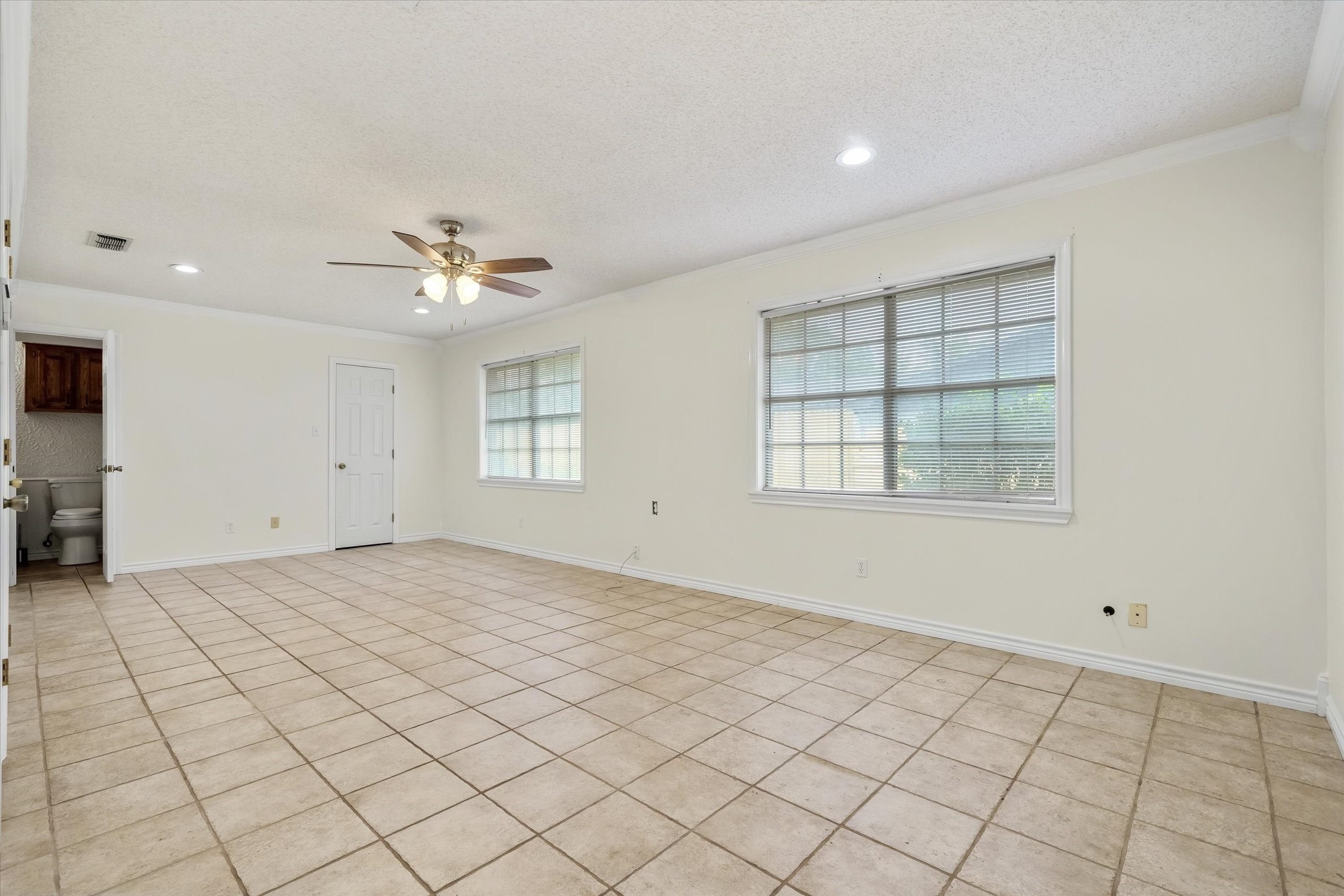 599 S Oak Street Van TX 75790