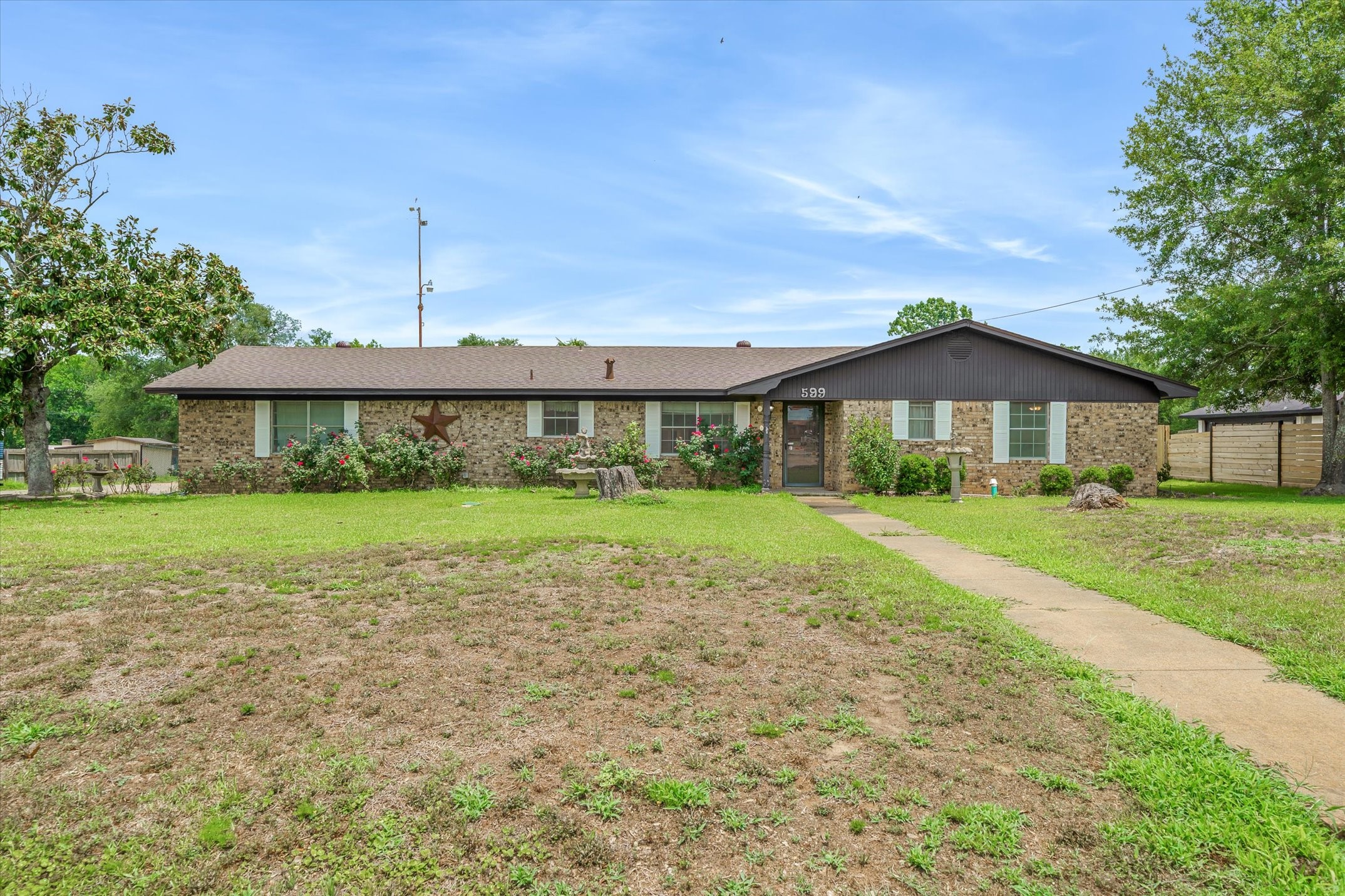 599 S Oak Street Van TX 75790
