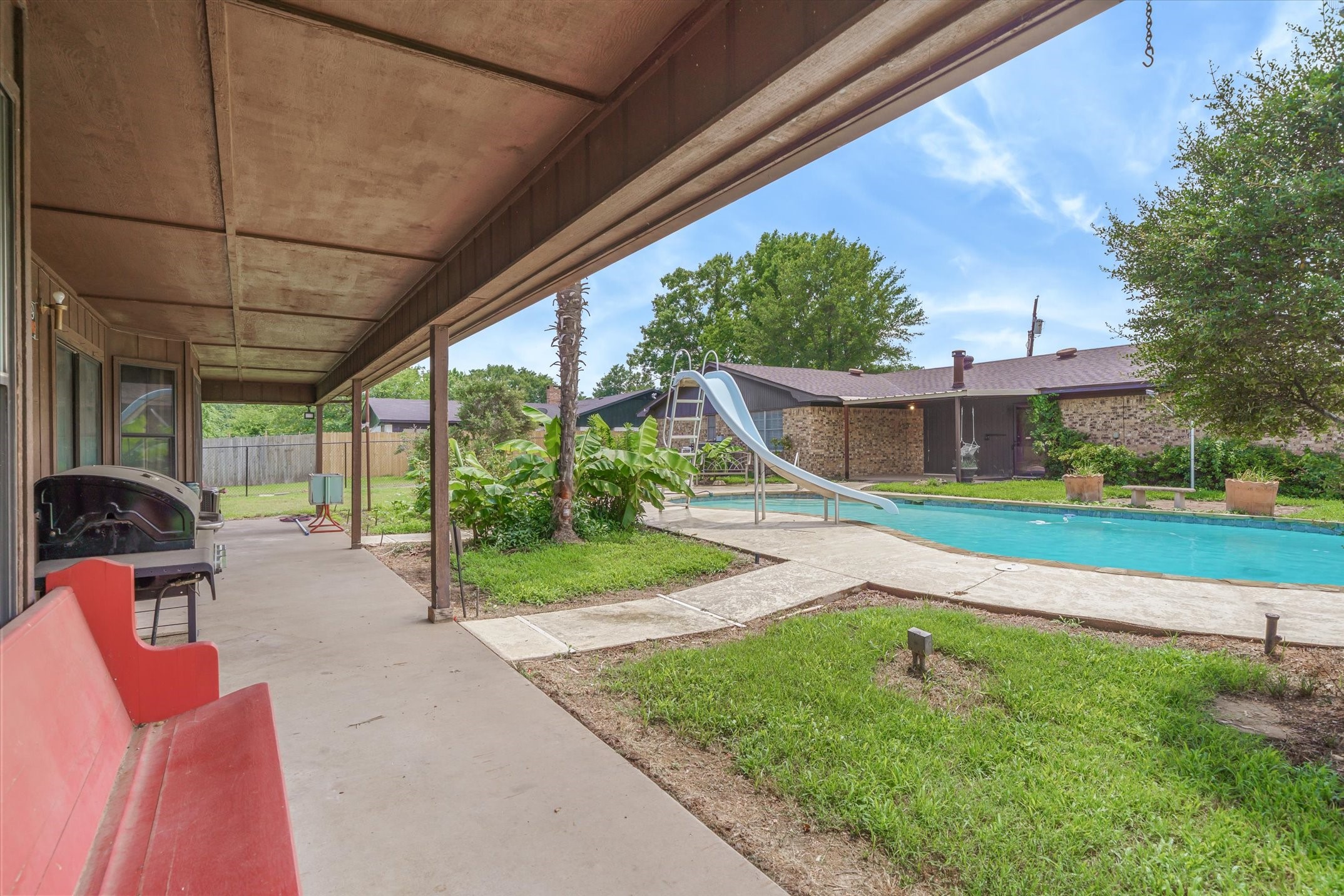 599 S Oak Street Van TX 75790