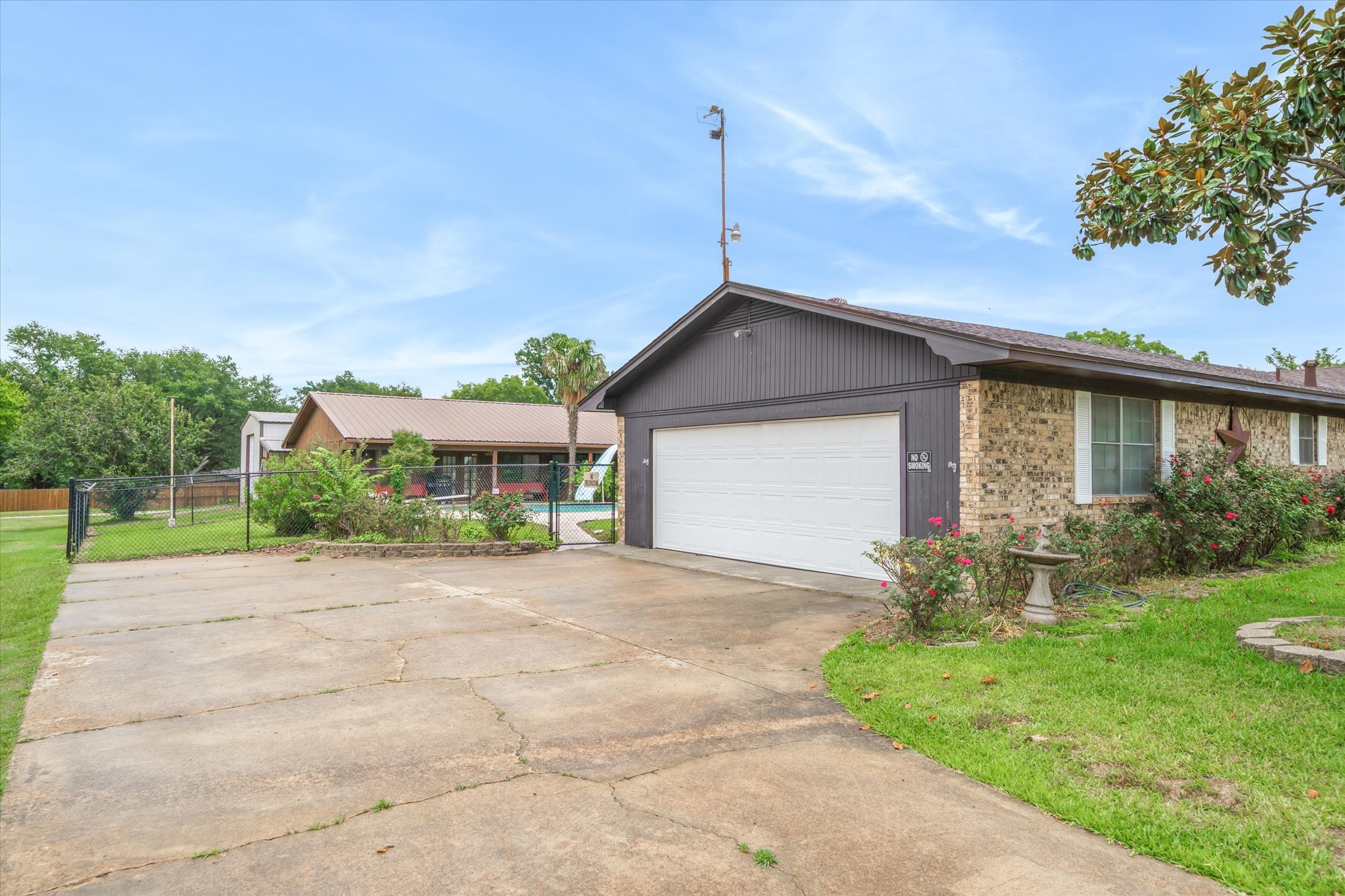 599 S Oak Street Van TX 75790