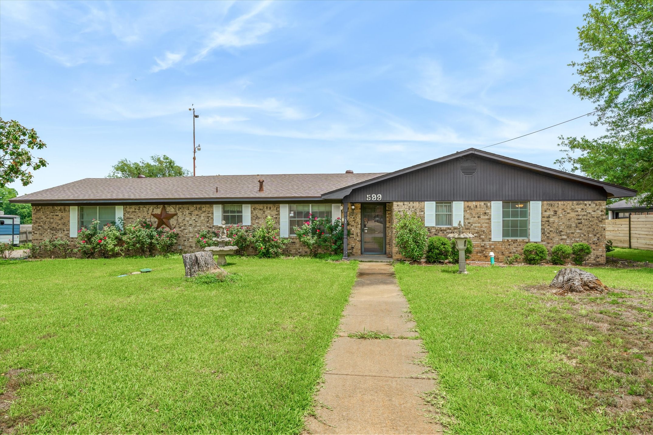 599 S Oak Street Van TX 75790