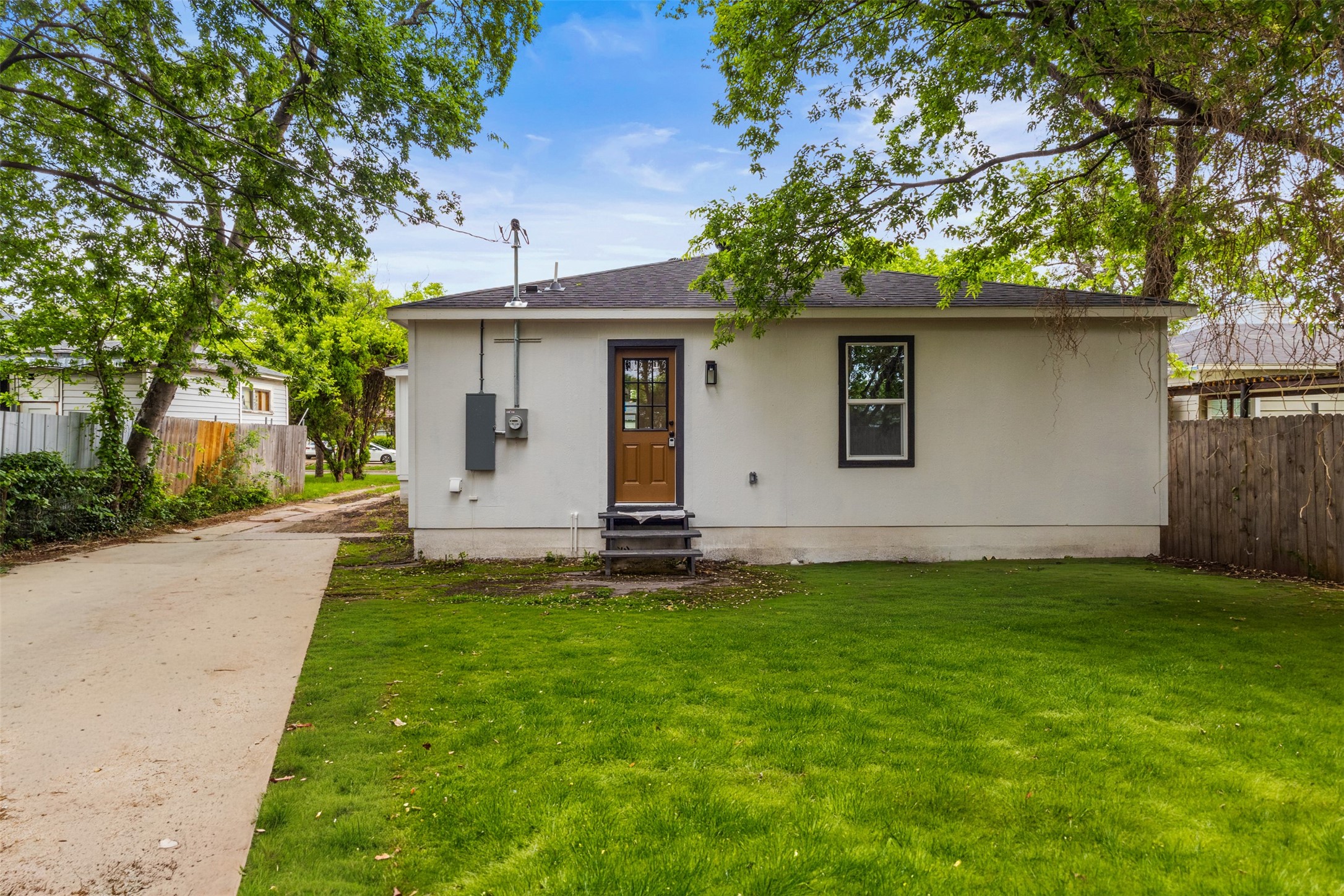 3216 Sharon Street Dallas TX 75211