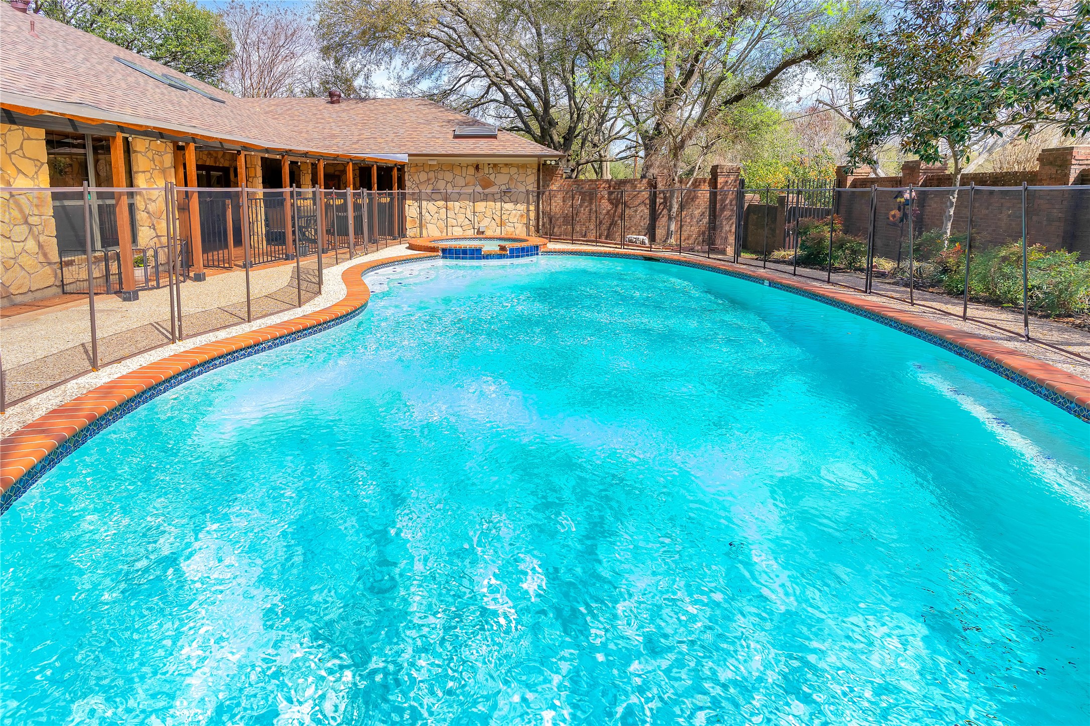 1503 W Westhill Drive Cleburne TX 76033