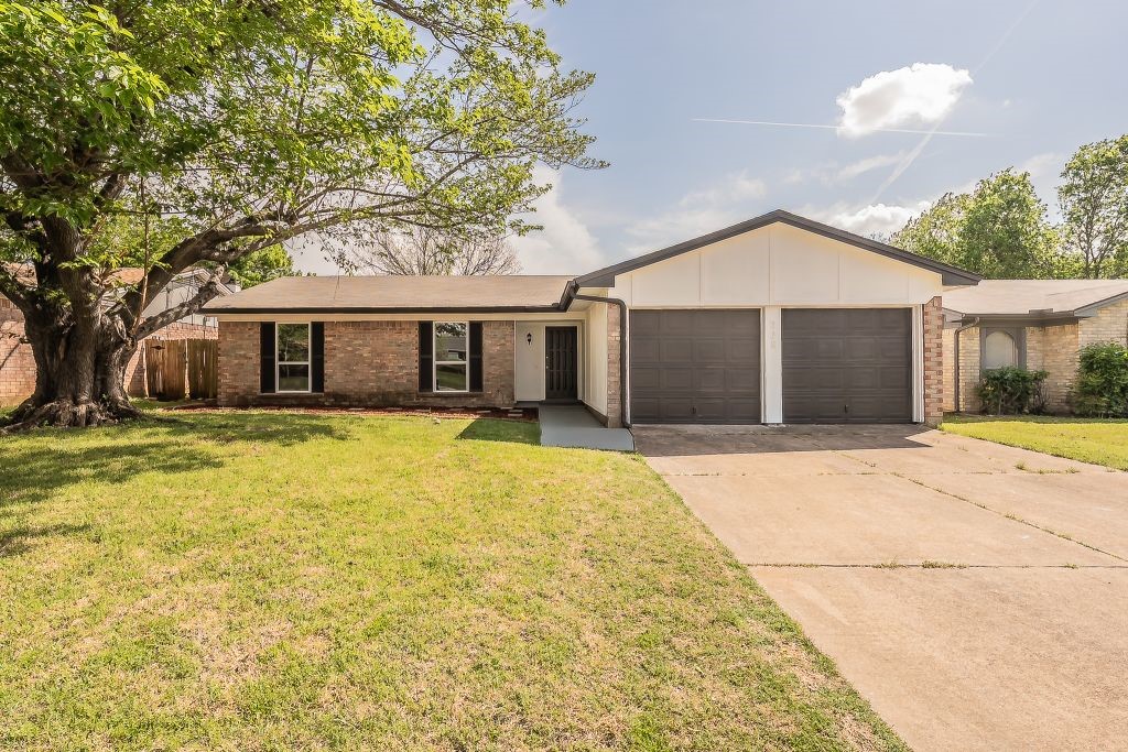 228 Blair Lane Arlington TX 76014