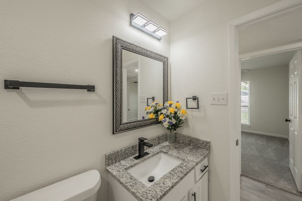 228 Blair Lane Arlington TX 76014