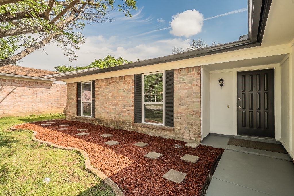 228 Blair Lane Arlington TX 76014