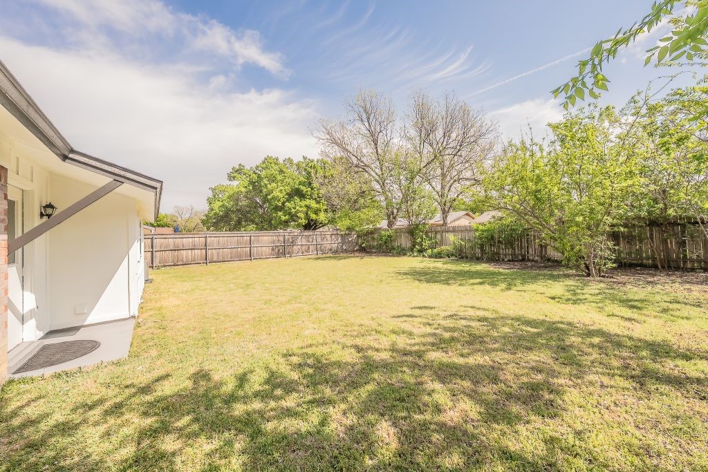 228 Blair Lane Arlington TX 76014