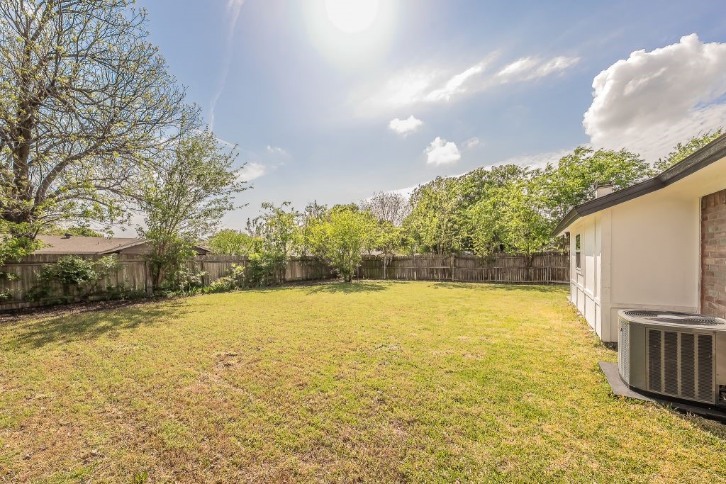 228 Blair Lane Arlington TX 76014