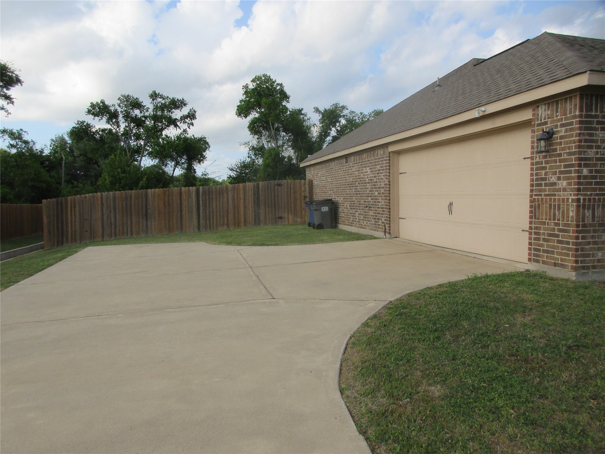 711 Milas Lane Glenn Heights TX 75154