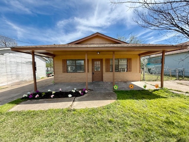 1605 E 10th Avenue Corsicana TX 75110