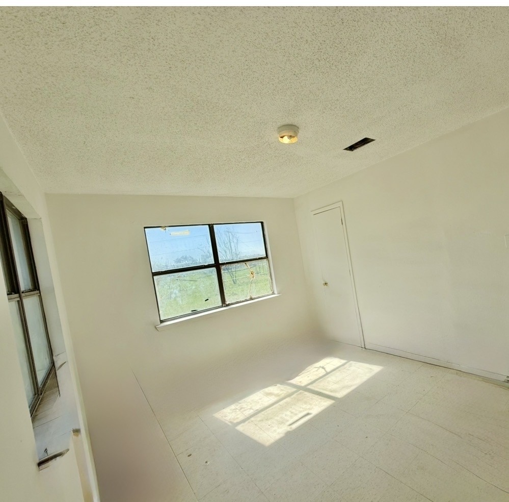 1605 E 10th Avenue Corsicana TX 75110